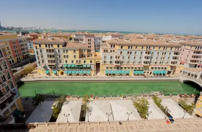 Apartment - 5 Bedrooms - 6 Bathrooms for rent in Mercato - Qanat Quartier - The Pearl Island - Doha