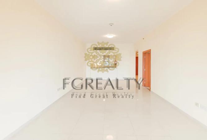 932698 - Property Image 2