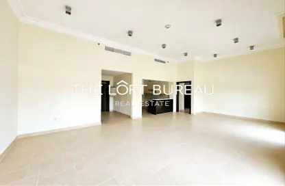 Apartment - 3 Bedrooms - 3 Bathrooms for rent in Carnaval - Qanat Quartier - The Pearl Island - Doha