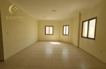 Apartment - 3 Bedrooms - 3 Bathrooms for rent in Al Mansoura - Al Mansoura - Doha