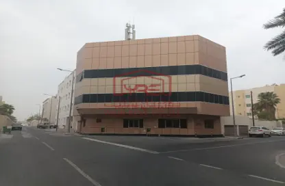 بناية كاملة - 2 غرف نوم - 2 حمامات للبيع في جديد الهتمي - فريج بن عمران - الدوحة