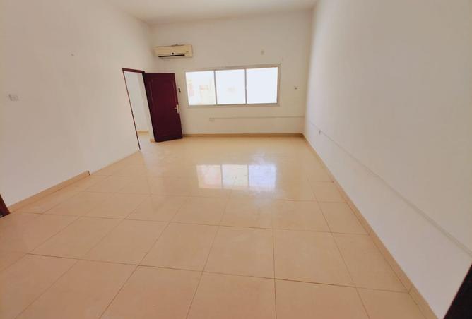 925938 - Property Image 2