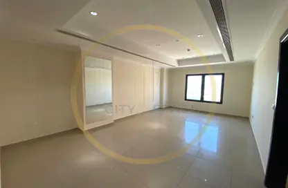 Apartment - 1 Bedroom - 2 Bathrooms for rent in East Porto Drive - Porto Arabia - The Pearl Island - Doha