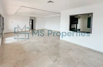 Apartment - 2 Bedrooms - 3 Bathrooms for rent in East Porto Drive - Porto Arabia - The Pearl Island - Doha