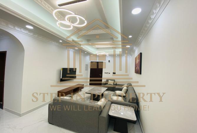 967767 - Property Image 2