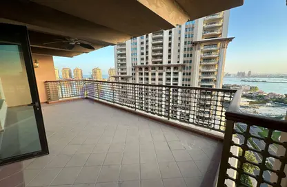 Apartment - 2 Bedrooms - 3 Bathrooms for rent in East Porto Drive - Porto Arabia - The Pearl Island - Doha