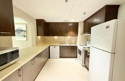 Apartment - 1 Bedroom - 2 Bathrooms for rent in East Porto Drive - Porto Arabia - The Pearl Island - Doha