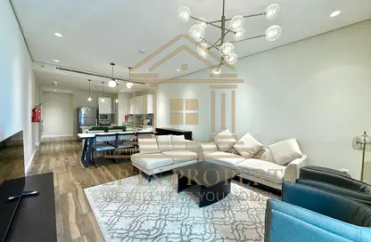 شقة - 2 غرف نوم - 4 حمامات للايجار في حدائق فلورستا - حدائق فلورستا - جزيرة اللؤلؤة - الدوحة