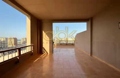 Apartment - 2 Bedrooms - 4 Bathrooms for rent in East Porto Drive - Porto Arabia - The Pearl Island - Doha