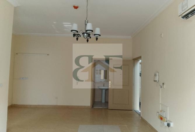 982598 - Property Image 2