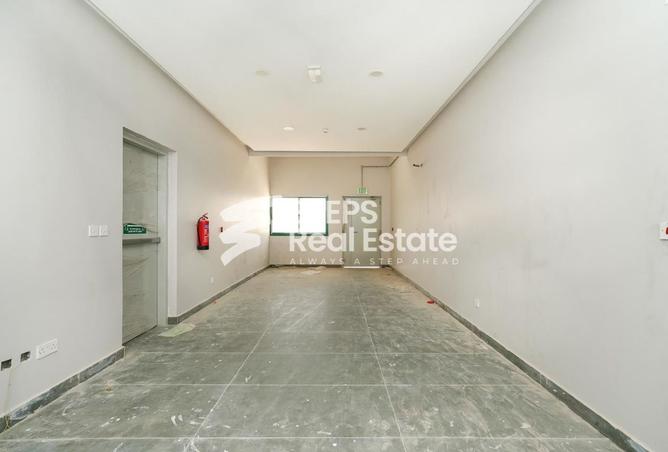 956325 - Property Image 3
