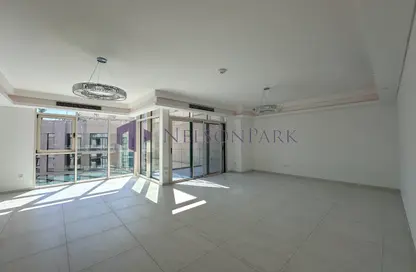 Apartment - 3 Bedrooms - 5 Bathrooms for rent in Gewan Island - The Pearl Island - Doha