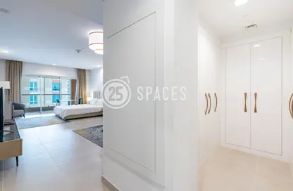 Room / Bedroom image for: Apartment - 1 Bathroom for rent in Al Mutahidah Tower - Viva Bahriyah - The Pearl Island - Doha, Image 1
