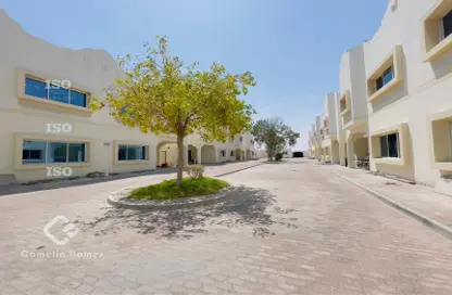 Compound - 3 Bedrooms - 5 Bathrooms for rent in Umm Al Seneem Street - Ain Khaled - Doha