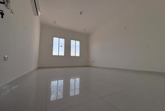 942411 - Property Image 2