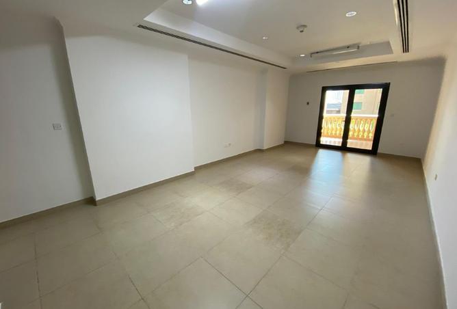 958419 - Property Image 2