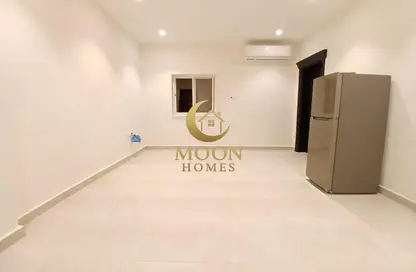 Apartment - 1 Bedroom - 1 Bathroom for rent in Umm Ghuwalina - Umm Ghuwailina - Doha
