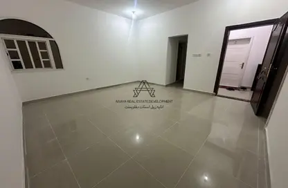 شقة - 2 غرف نوم - 1 حمام للايجار في شارع ام السنيم - عين خالد - الدوحة