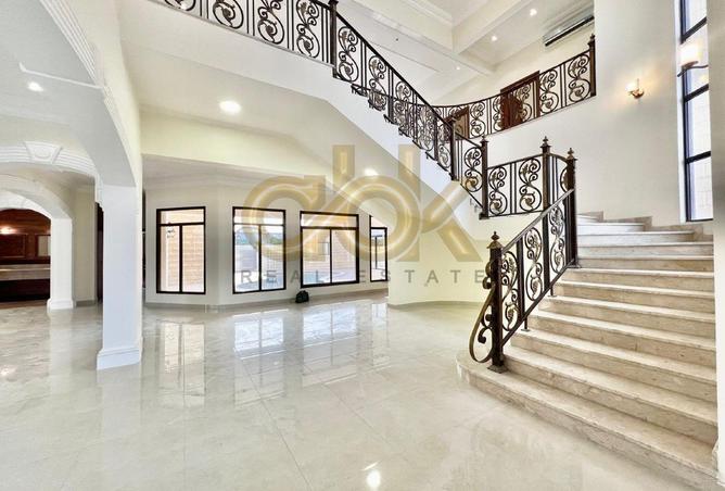 889909 - Property Image 2