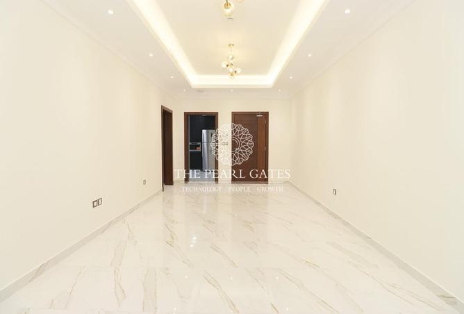 933437 - Property Image 2