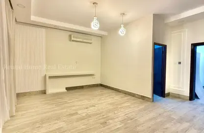 شقة - 1 حمام للايجار في شارع المطار القديم - طريق المطار القديم - الدوحة