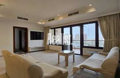 Apartment - 2 Bedrooms - 2 Bathrooms for rent in West Porto Drive - Porto Arabia - The Pearl Island - Doha