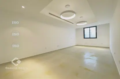 Compound - 3 Bedrooms - 3 Bathrooms for rent in Al Gharrafa - Al Gharrafa - Doha