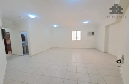 Apartment - 3 Bedrooms - 3 Bathrooms for rent in Muntazah 10 - Al Muntazah - Doha