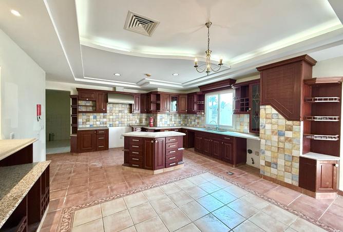 982810 - Property Image 2