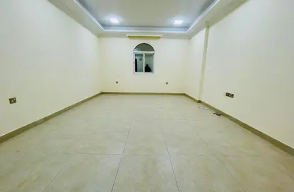 شقة - 2 غرف نوم - 3 حمامات للايجار في شارع ثابت بن زايد - المنصورة - الدوحة