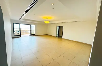 Apartment - 2 Bedrooms - 2 Bathrooms for rent in East Porto Drive - Porto Arabia - The Pearl Island - Doha