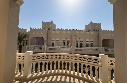 Villa - 3 Bedrooms - 4 Bathrooms for rent in South Gate - West Bay Lagoon - Doha