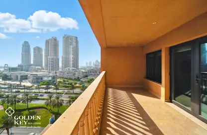 Apartment - 3 Bedrooms - 3 Bathrooms for sale in West Porto Drive - Porto Arabia - The Pearl Island - Doha
