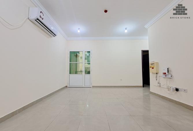 884860 - Property Image 2