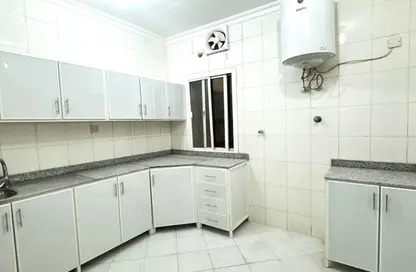 Apartment - 3 Bedrooms - 3 Bathrooms for rent in Al Mansoura - Al Mansoura - Doha