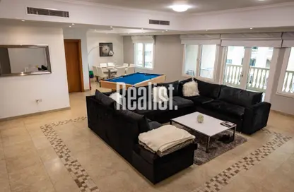 Apartment - 3 Bedrooms - 3 Bathrooms for rent in West Porto Drive - Porto Arabia - The Pearl Island - Doha