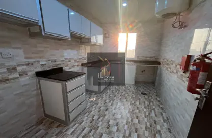 Apartment - 2 Bedrooms - 2 Bathrooms for rent in Al Sadd Road - Al Sadd - Doha