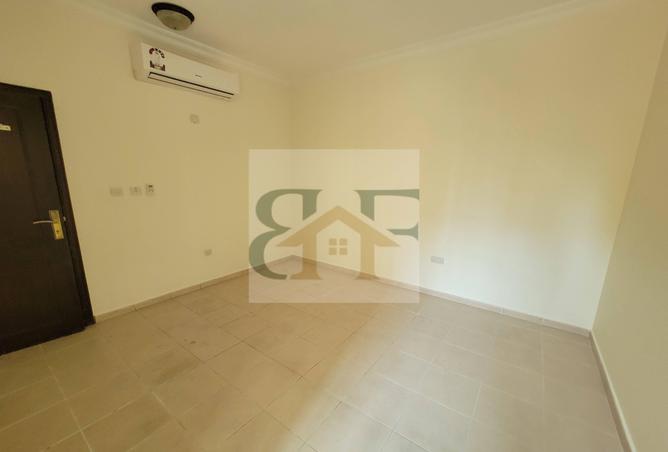 933573 - Property Image 3