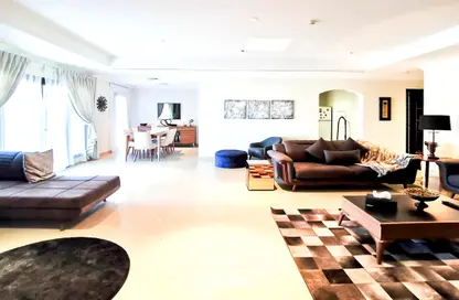 Apartment - 2 Bedrooms - 2 Bathrooms for rent in West Porto Drive - Porto Arabia - The Pearl Island - Doha
