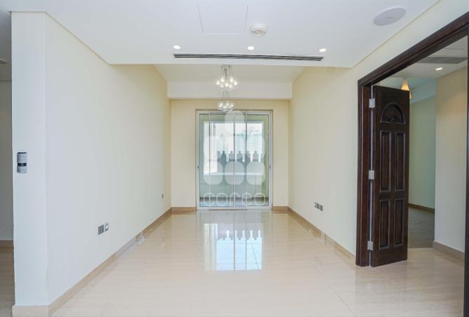 930422 - Property Image 2