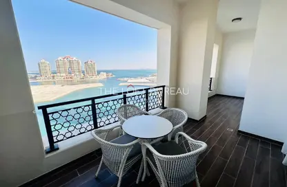 Apartment - 2 Bedrooms - 4 Bathrooms for rent in Viva West - Viva Bahriyah - The Pearl Island - Doha