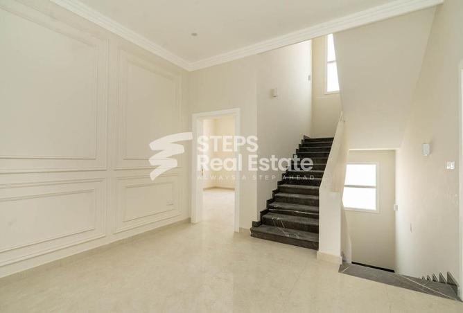 940189 - Property Image 2