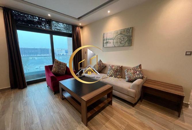 914721 - Property Image 2