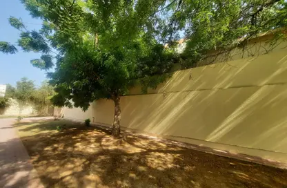 Villa - Studio - 5 Bathrooms for rent in West Bay Villas - West Bay - West Bay - Doha