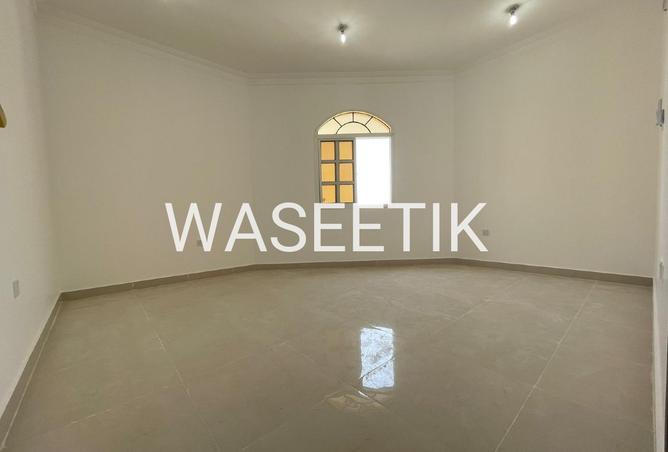 983804 - Property Image 3