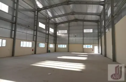 Warehouse - Studio - 4 Bathrooms for rent in Birkat Al Awamer - Al Wakra