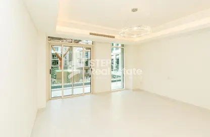 Apartment - 1 Bedroom - 2 Bathrooms for rent in Gewan Island - The Pearl Island - Doha