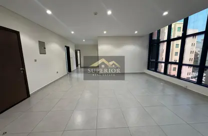 Apartment - 3 Bedrooms - 2 Bathrooms for rent in Fereej Bin Mahmoud - Doha