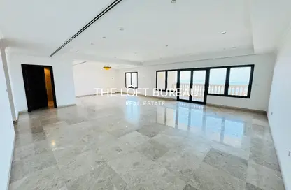 Apartment - 3 Bedrooms - 3 Bathrooms for rent in Tower 16 - Porto Arabia - The Pearl Island - Doha