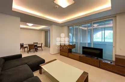 Living / Dining Room image for: Apartment - 1 Bedroom - 2 Bathrooms for rent in Viva West - Viva Bahriyah - The Pearl Island - Doha, Image 1